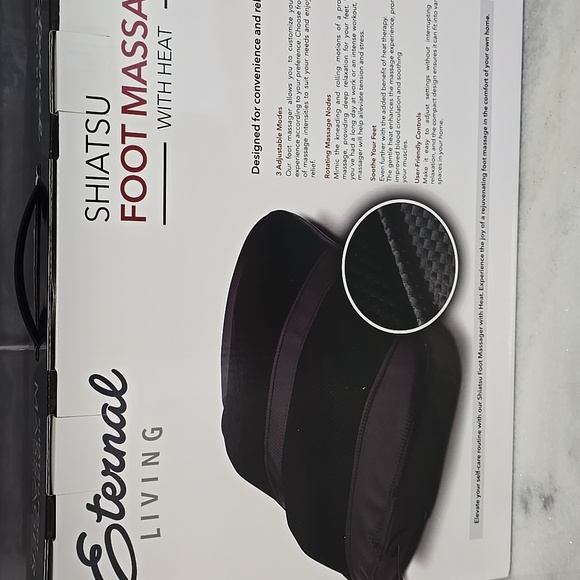 SHIATSU FOOT MASSAGER WITH HEAT - Picture 2 of 4